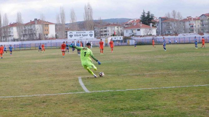 Vitraspor Liderliği Elinden Kaçırdı