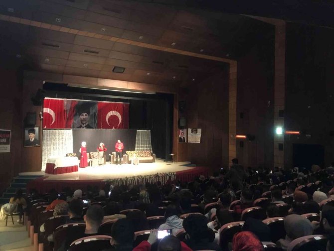 Başlık Ve Süt Parasına Tiyatro Gösterisi İle Tepki Gösterdiler