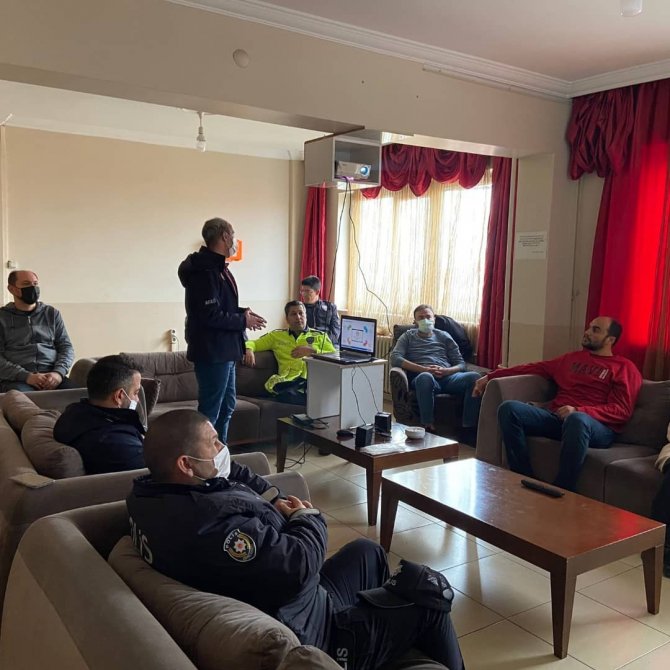 Güroymak’ta "Afet Farkındalık Eğitimi" Verildi