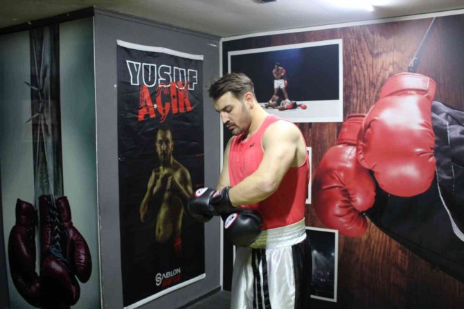 Şampiyon Kick Boks Sporcusu Ukrayna İçin Gün Sayıyor