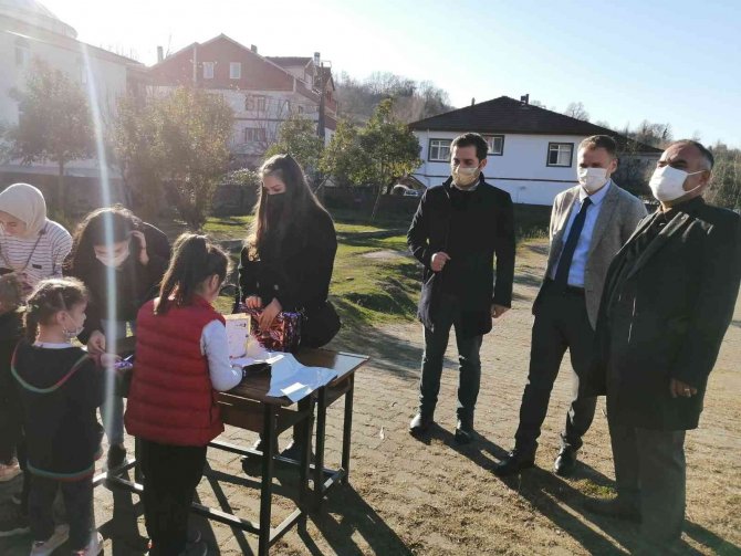 Zonguldak Beü Öğrencileri Bakiler İ̇lkokulu’nu Ziyaret Etti