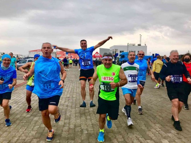 Bursa Masterler Atletizm Kulübü Üyelerinden Kktc’de Büyük Başarı