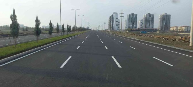 Diyarbakır’da Trafik Güvenliği İçin Bin 338 Kilometre Yol Çizgisi Yapıldı