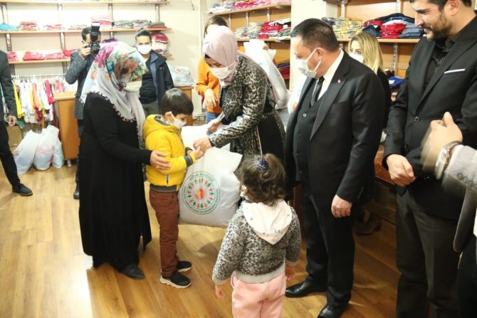Bağlar Belediyesi’nden Örnek Uygulama, Yardım Kolileri Yerine Alışveriş Çeki