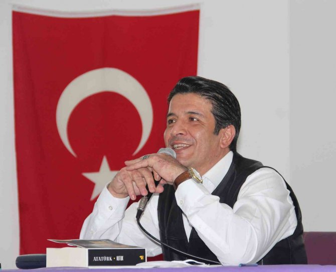 Başkan Genç, Öğrencilerle Okuma Saati Etkinliğine Katıldı