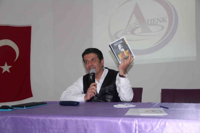 Başkan Genç, Öğrencilerle Okuma Saati Etkinliğine Katıldı