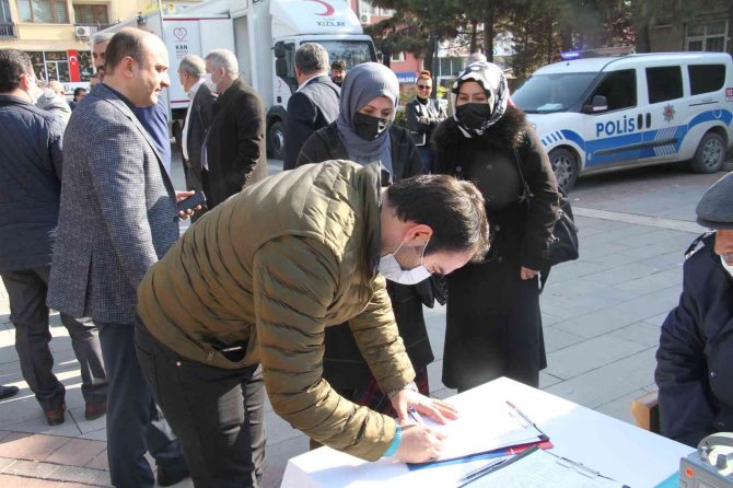 Elazığ’da Öğretmenevi Yapılması İçin İmza Kampanyası Başlatıldı