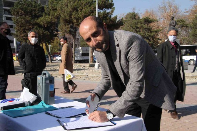 Elazığ’da Öğretmenevi Yapılması İçin İmza Kampanyası Başlatıldı