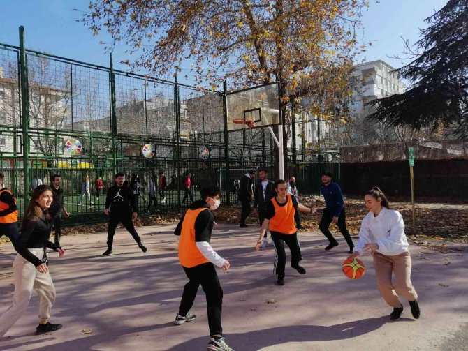 Erü Spor Bilimleri’nden ‘Sağlık İçin Hareket Et’ Etkinliği