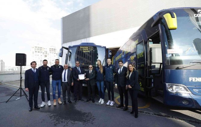 Fenerbahçe’de Yeni Otobüsler Teslim Edildi