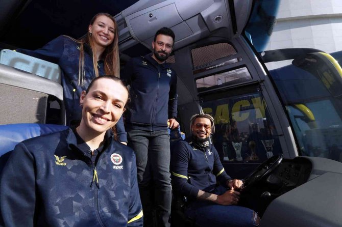 Fenerbahçe’de Yeni Otobüsler Teslim Edildi