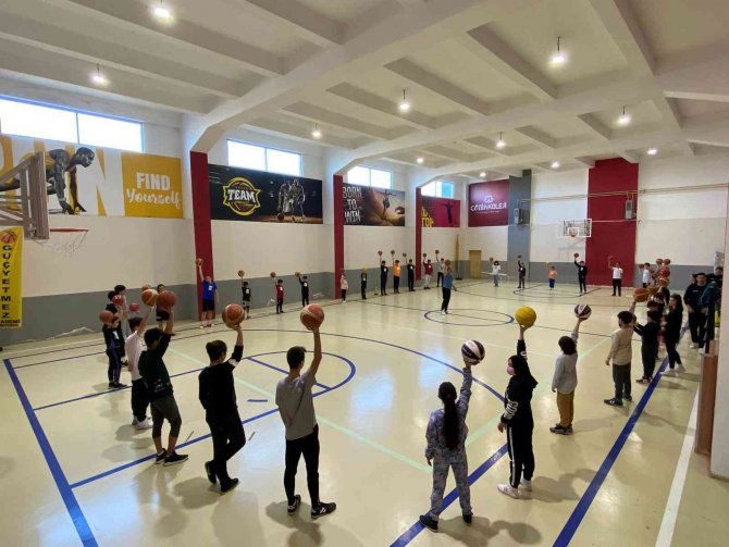 Gençleri Sanal Dünyadan Gerçek Hayata Çeken Proje