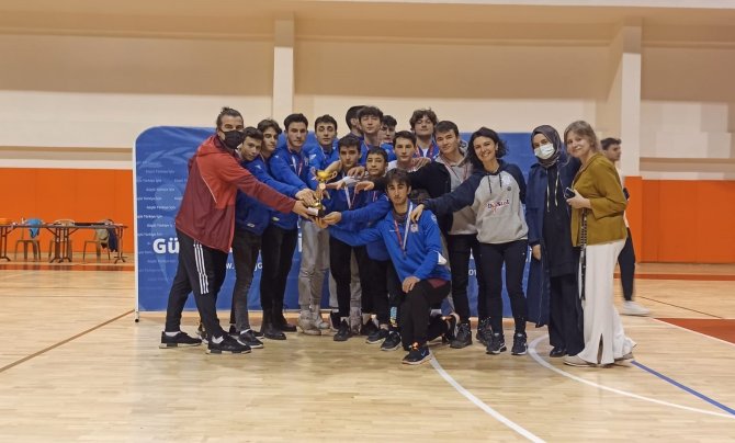 Genç Erkekler Voleybol İl Birincisi Akçakoca Fen Lisesi Oldu