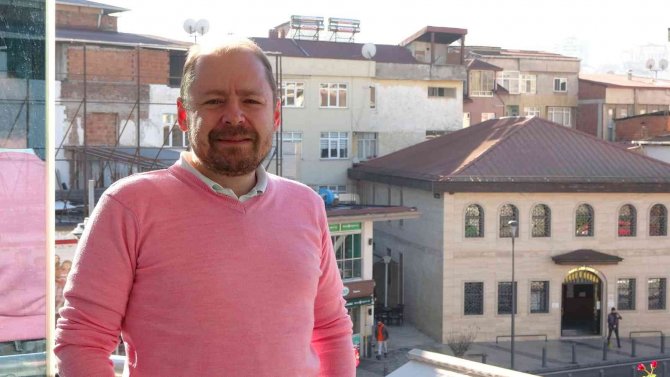 Yüksek Mühendis Savaşkan: “Çatılar Yapılırken Geometrik Olarak Hesaplanmalı, Yanlardan Ve Alttan Hava Almamalı”