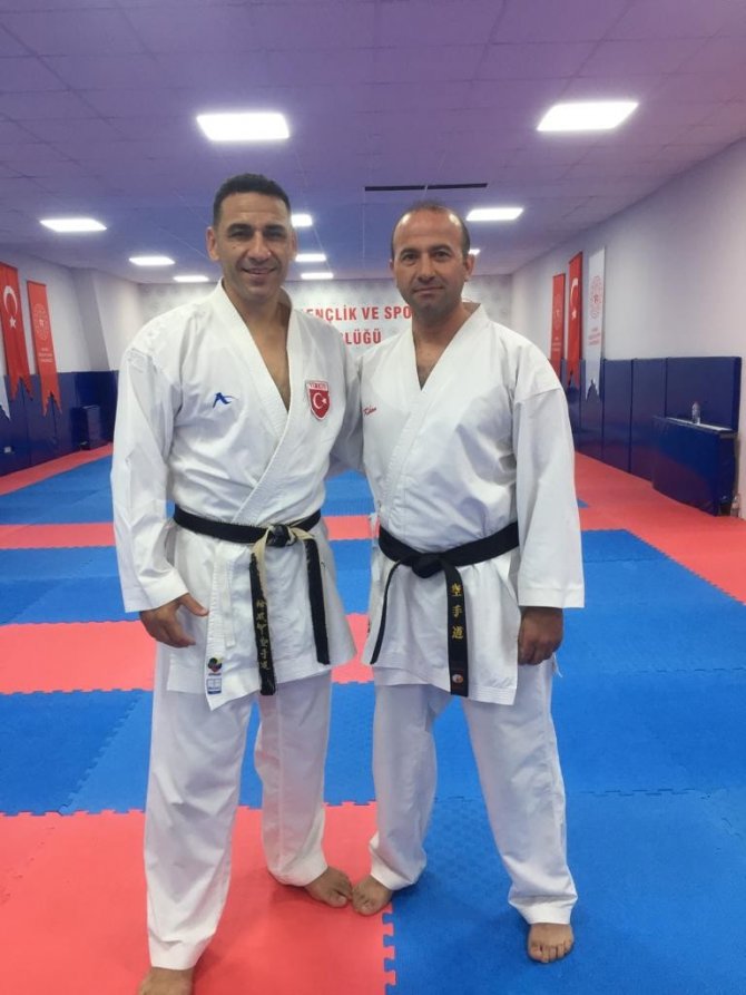 Karate Antrenörlerinin 5. Kademe Kursları Tamamlandı