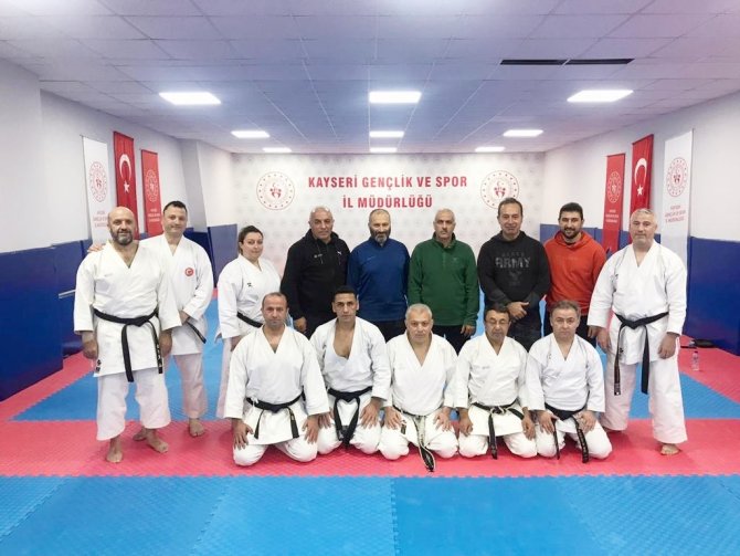 Karate Antrenörlerinin 5. Kademe Kursları Tamamlandı