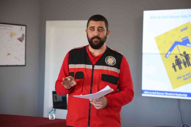 Kartal Belediyesi’nden, Kreş Öğrencilerinin Velilerine ‘Afet Bilinçlendirme Eğitimi’