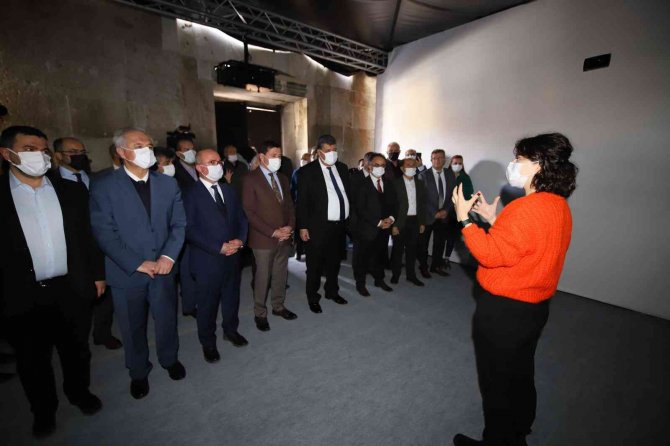 Konya’da “Var Olmanın Dijital Yolculuğu” Dijital Sanat Sergisi Açıldı