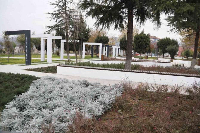 Cevher Dudayev Parkı Tamamlandı