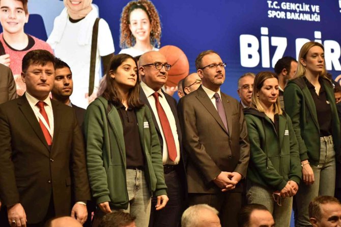 Rektör Ataç, ’Biz Bir Takımız Projesi’nin Açılış Törenine Katıldı