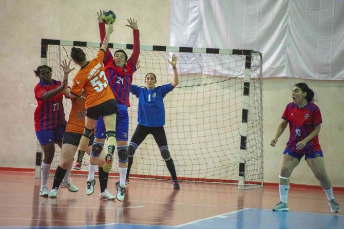 Mersin Büyükşehir Takımları Sahalardan Galibiyetle Ayrıldı