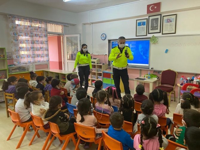 Anasınıfı Öğrencilerine Trafik Eğitimi Verildi