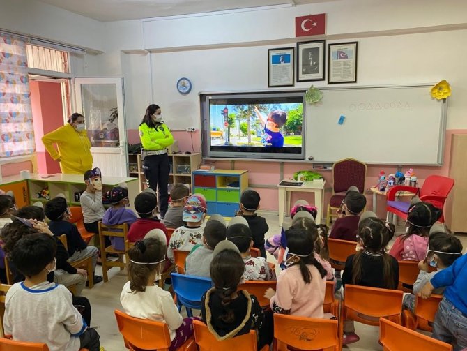 Anasınıfı Öğrencilerine Trafik Eğitimi Verildi