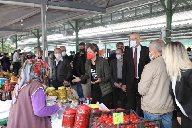 Kaftancıoğlu, Kadın Üretici Pazarını Gezdi