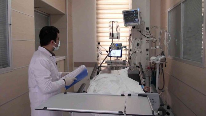 Sağlık Çalışanları Aşı Olmayan Hastaların Pişmanlığına Tanıklık Ediyor