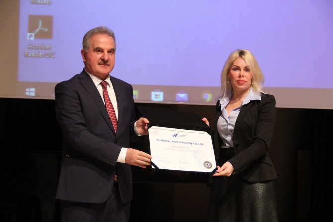 Akdeniz Üniversitesi’ne, Yökak’tan Kurumsal Akreditasyon Belgesi