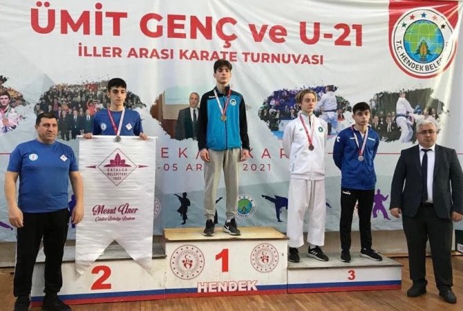 Karate Turnuvasında Büyükşehir’den 6 Madalya