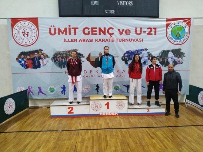 Karate Turnuvasında Büyükşehir’den 6 Madalya