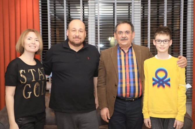 Çocukların Hediyesi Başkan Demir’den