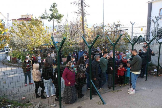 Mahalleliden Yol Eylemi