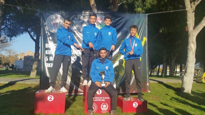 Simav İ̇dman Yurdu Erkek Atletizm Takımı Yarı Finalde