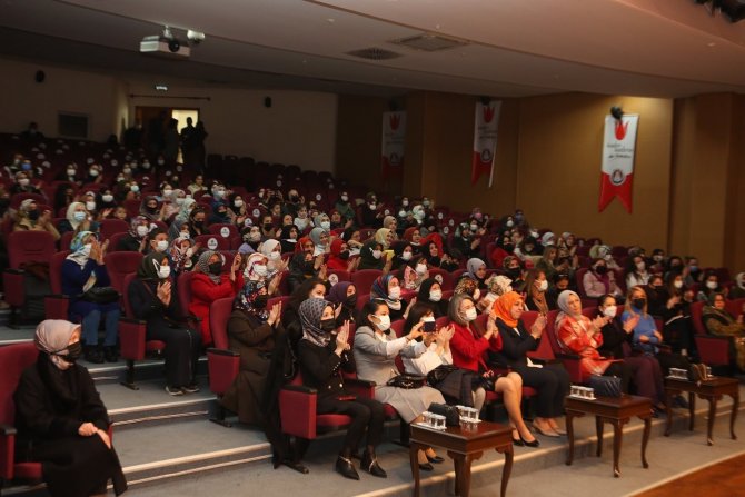Sincan’da Kadın Kadına Aile Sohbetlerinin Konuğu “Akademisyen Anne”