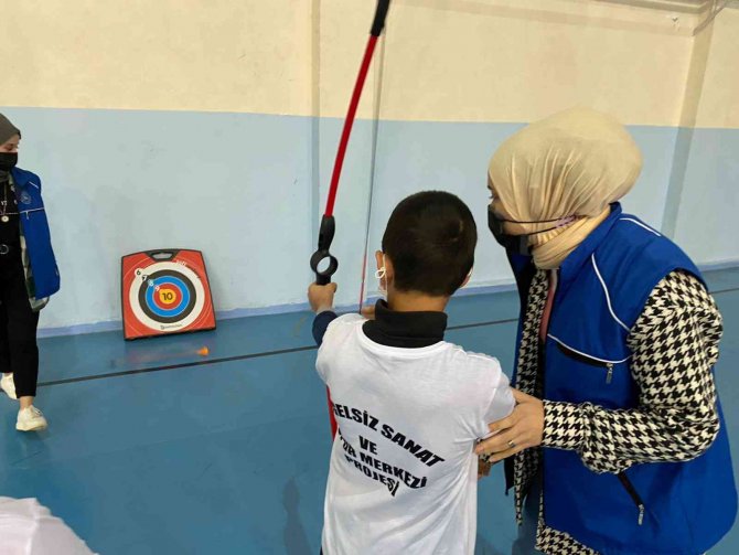 Suşehri’nde Engelliler Ve Gönüllüler Günü Etkinliği Düzenlendi