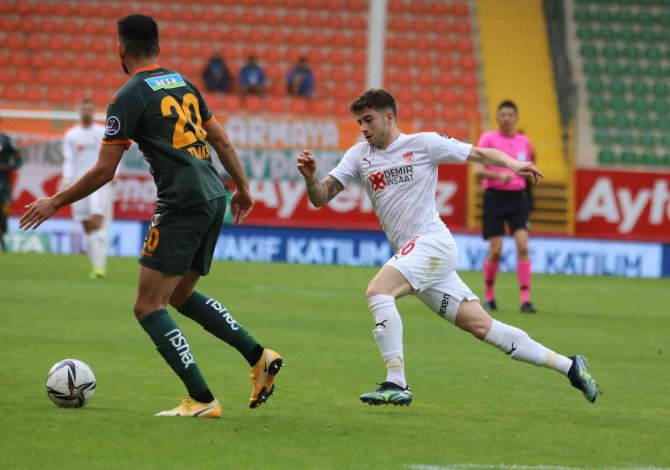 Sivasspor, Alanya’da İlk Kez Güldü