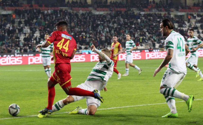 Spor Toto Süper Lig: Konyaspor: 0 - Yeni Malatyaspor: 0 (İ̇lk Yarı)