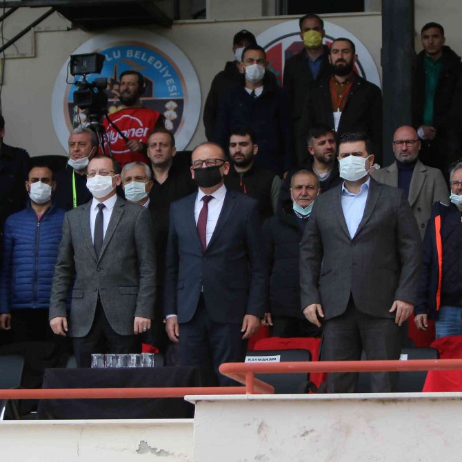 Tff 2. Lig: Turgutluspor: 0 - Sakaryaspor: 0