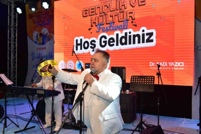 Tuzla’da Hababam Rüzgarı