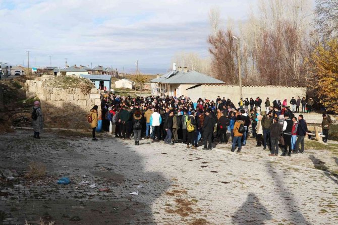 Van Büyükşehir Belediyesinin Doğa Yürüyüşü Amik Parkuru İle Devam Etti