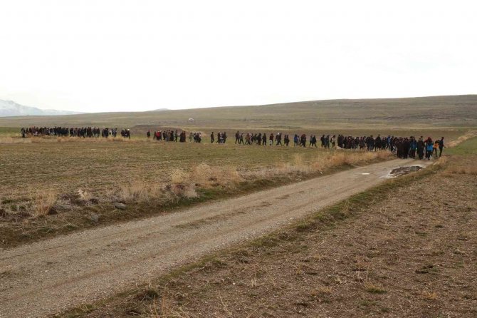 Van Büyükşehir Belediyesinin Doğa Yürüyüşü Amik Parkuru İle Devam Etti