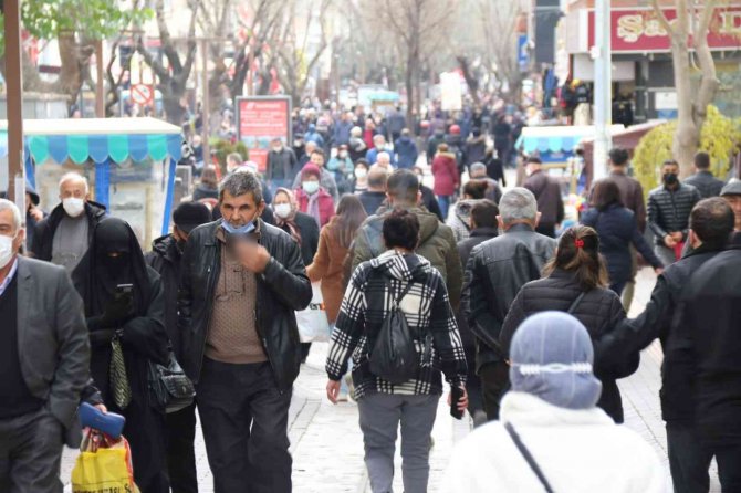 Vaka Sayısında 7’nci Sıraya Yükselen Eskişehir’de Kalabalık Görüntüler Dikkat Çekiyor