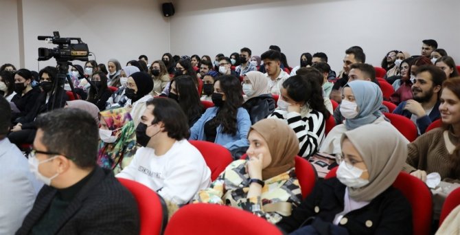 Afyonkarahisar Valisi Gökmen Çiçek Hukuk Öğrencileri İle Söyleşi Yaptı