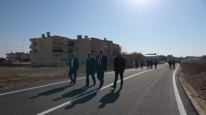 Akçakale’de Yol Yapım Çalışmaları Sürüyor