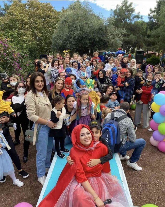 Oyuncak Ve Sanat Atölyesi’nde Anne Ve Çocuklar Buluşuyor