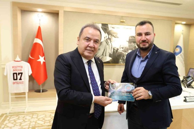 Başkan Böcek’ten Şampiyon Raftingcilere Destek