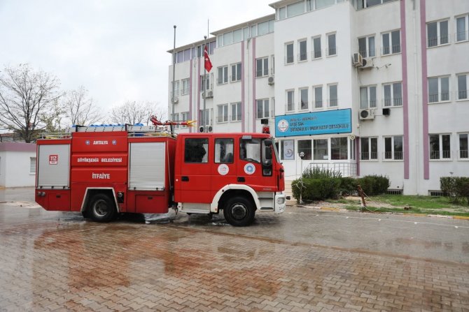 Büyükşehir, Fırtına Sebebiyle Kent Genelinde Teyakkuza Geçti