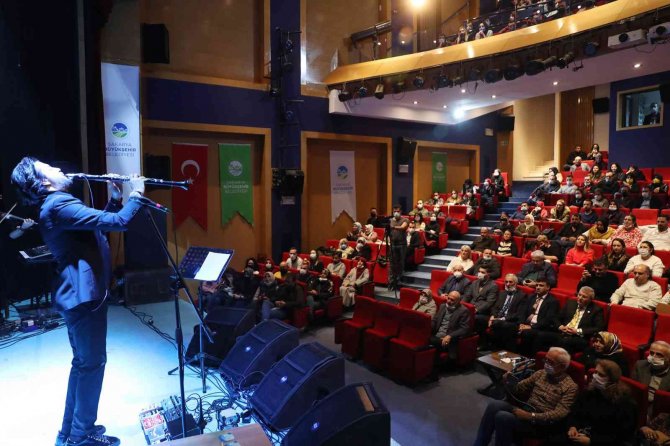Serkan Çağrı Akm’de Sevenleriyle Buluştu